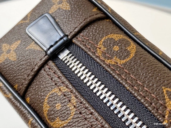 POUCH TOILETRY LOUIS GM VUITTON 0419